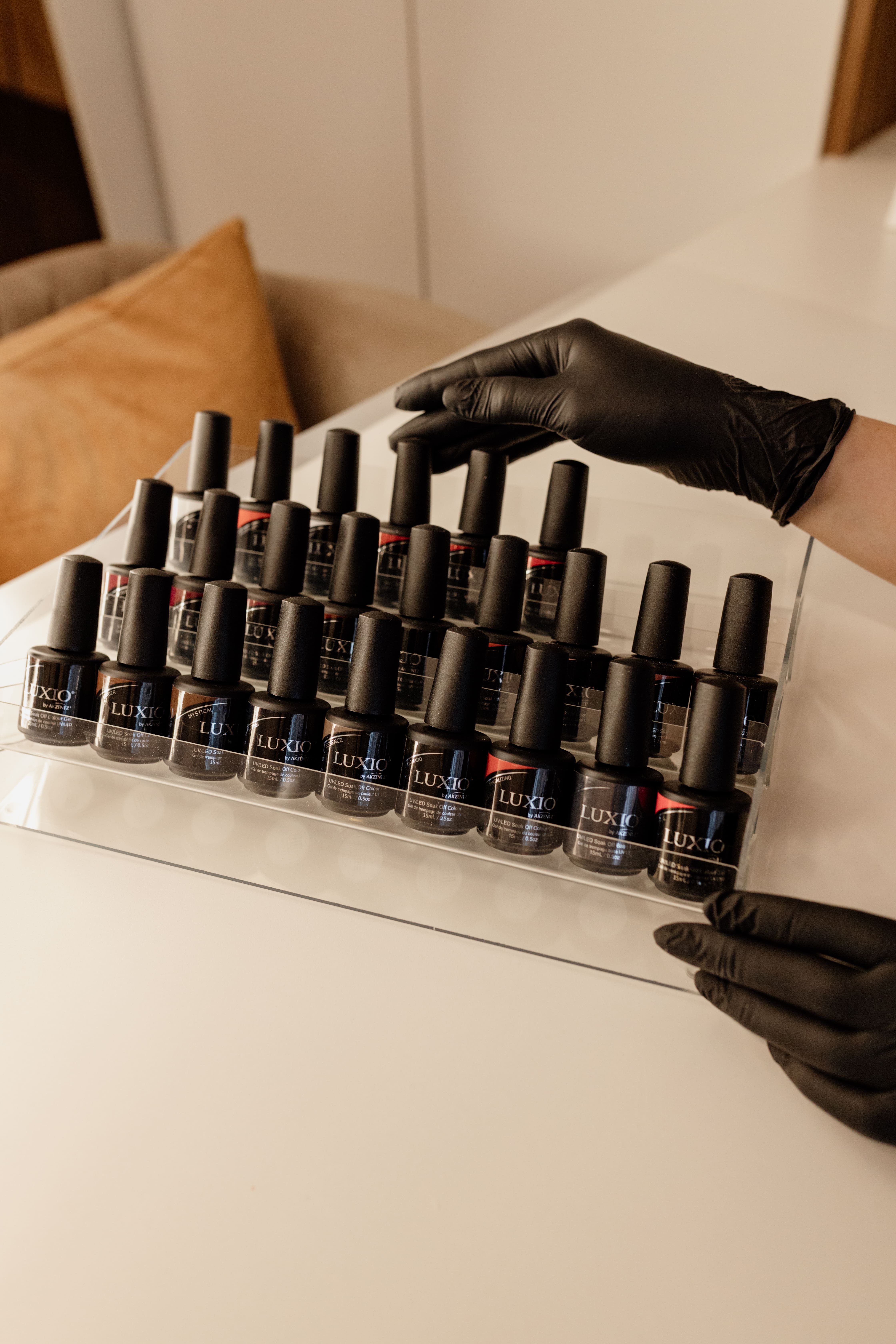 Маникюр и педикюр